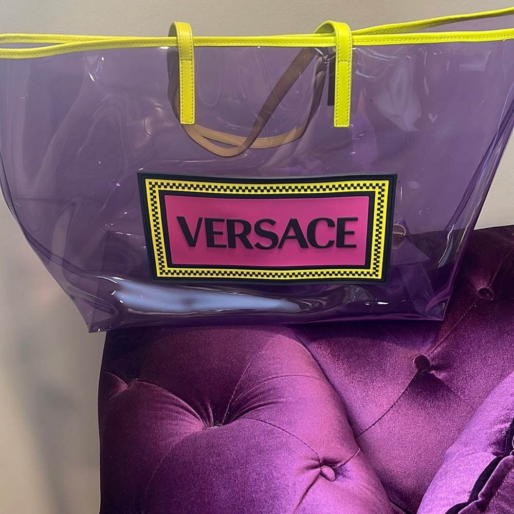 Super lit high fashion Versace beach bag